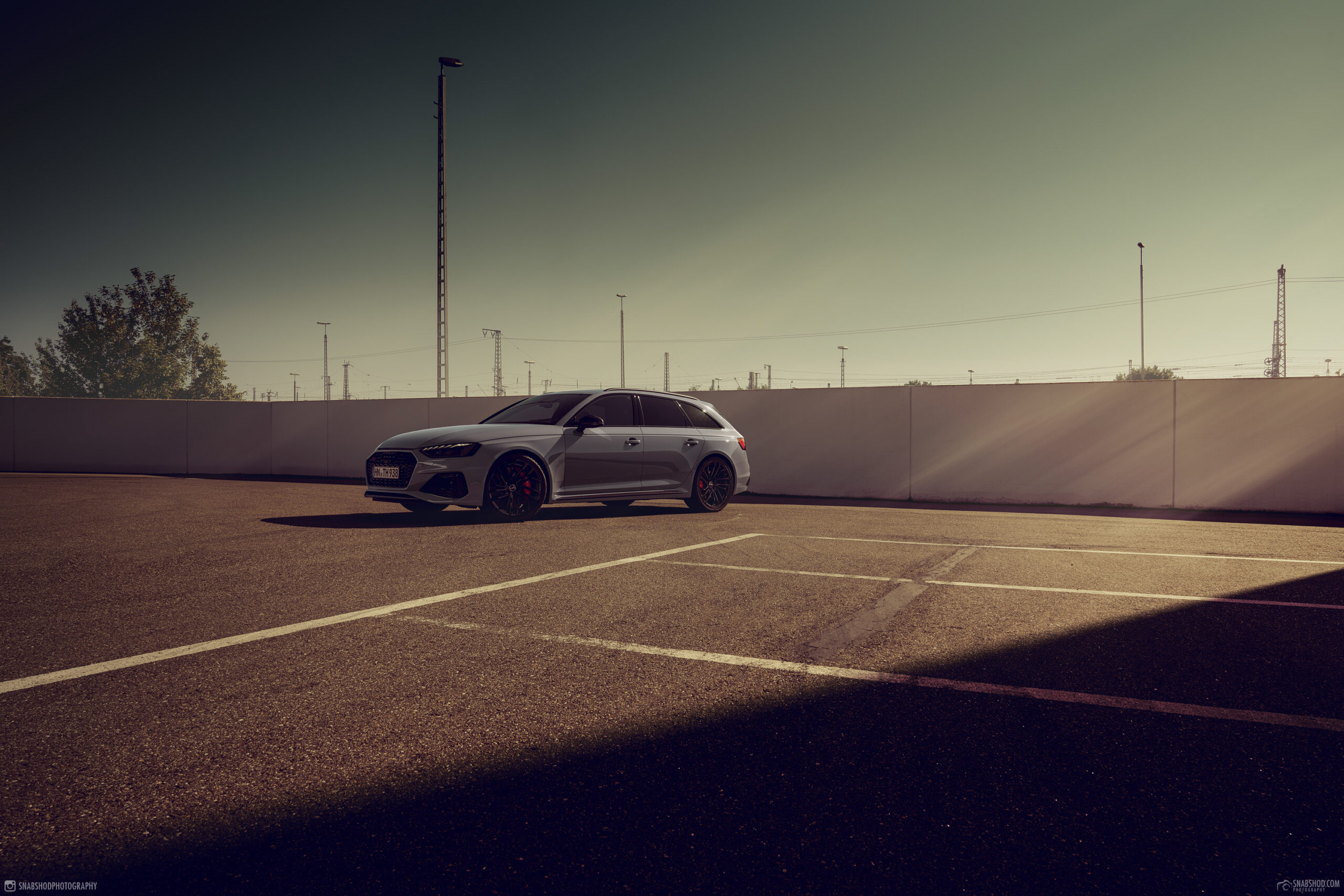 Audi RS4 Avant Nardograu