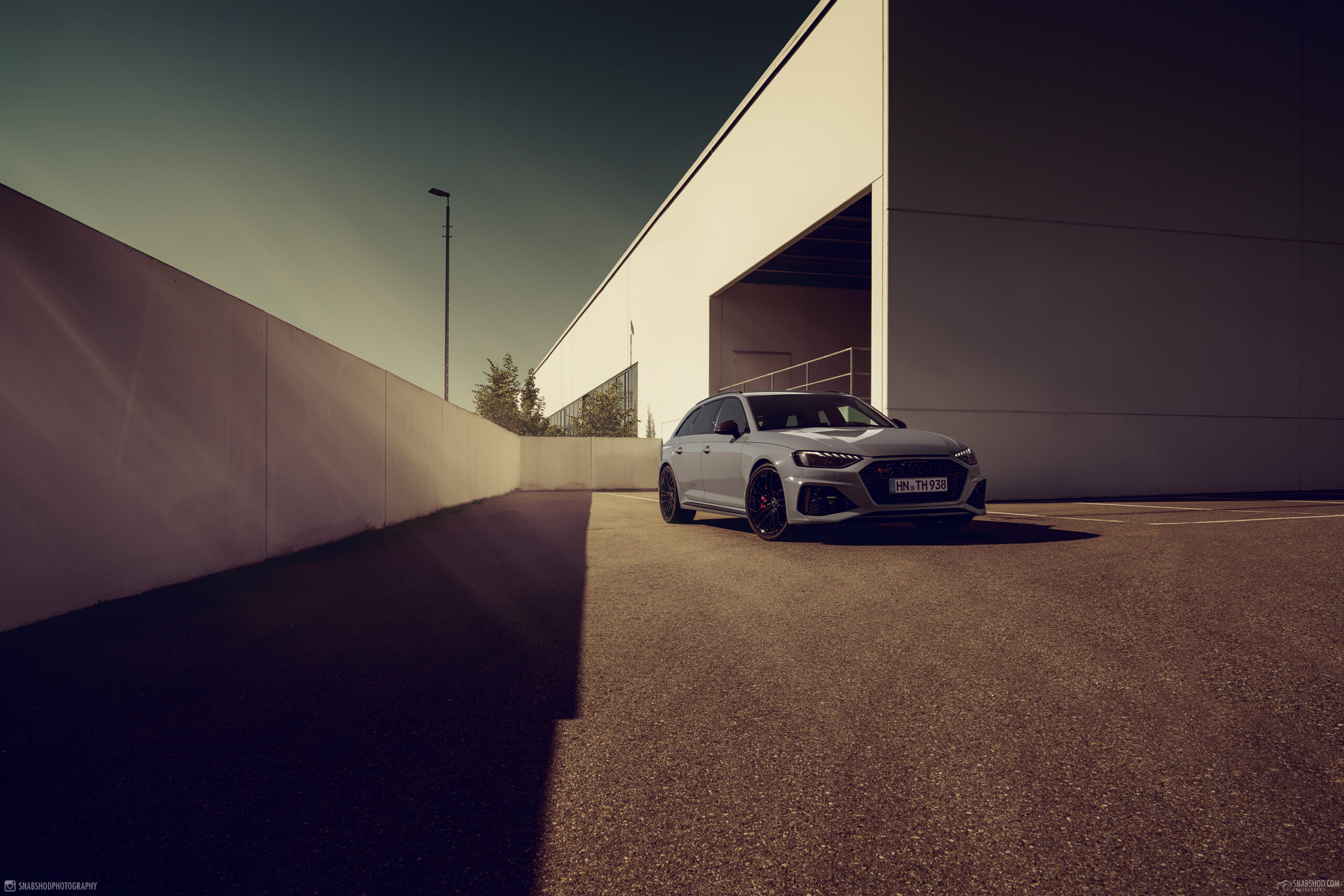 Audi RS4 Avant Nardograu