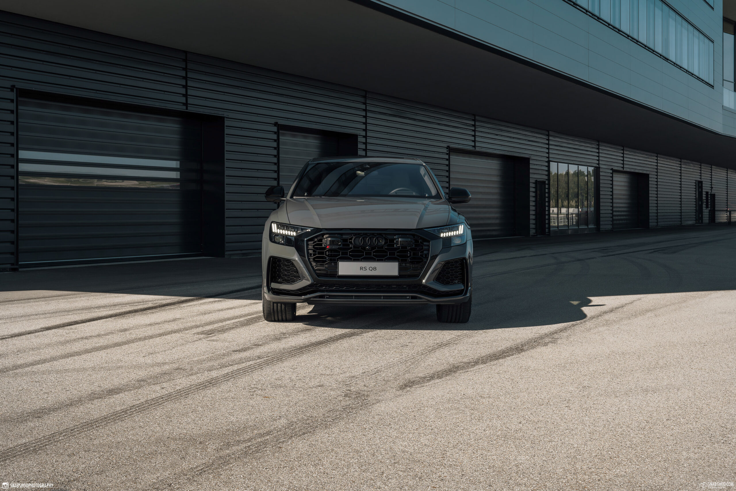 Audi RSQ8 Nimbusgrau