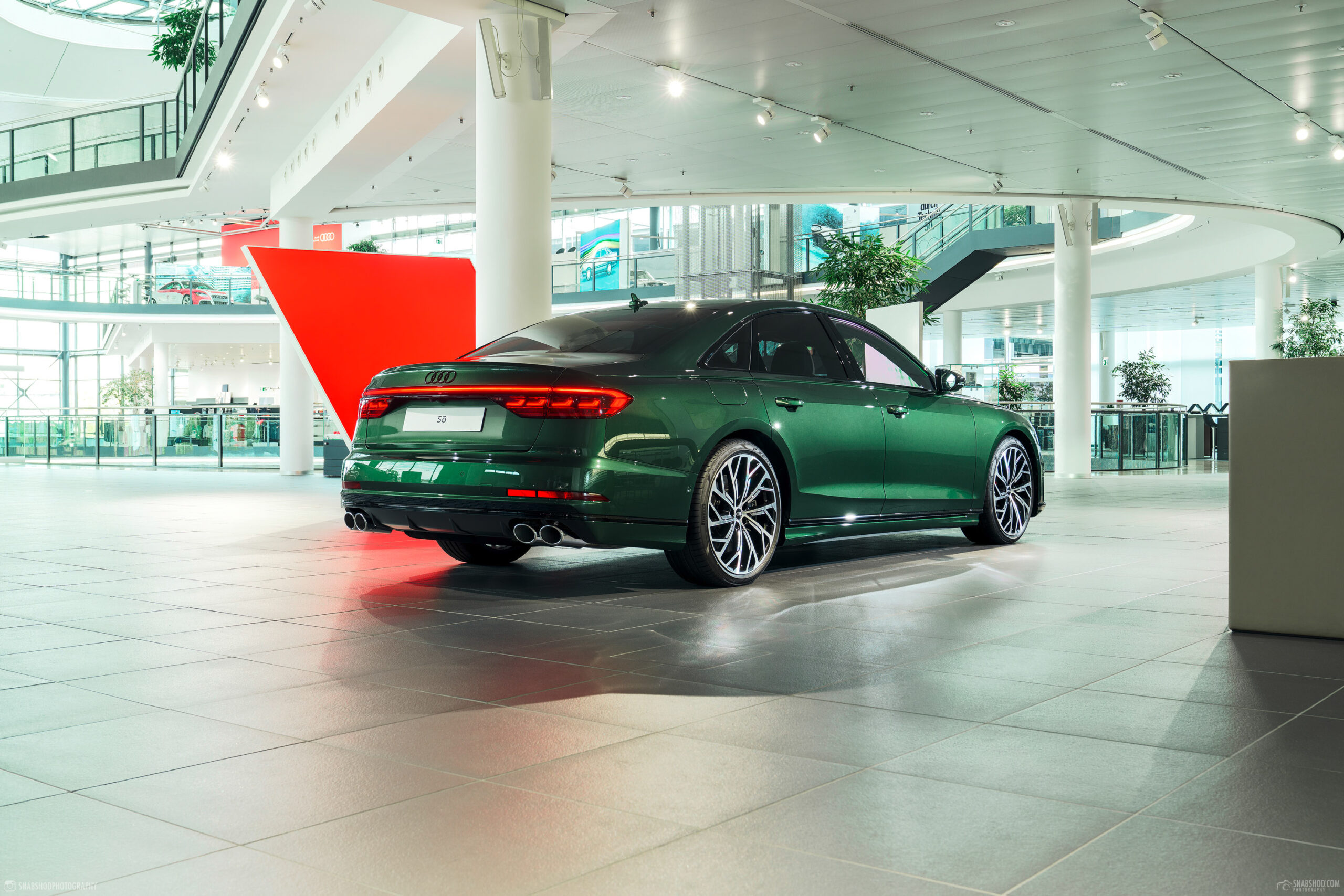 Audi S8 verdant green pearl