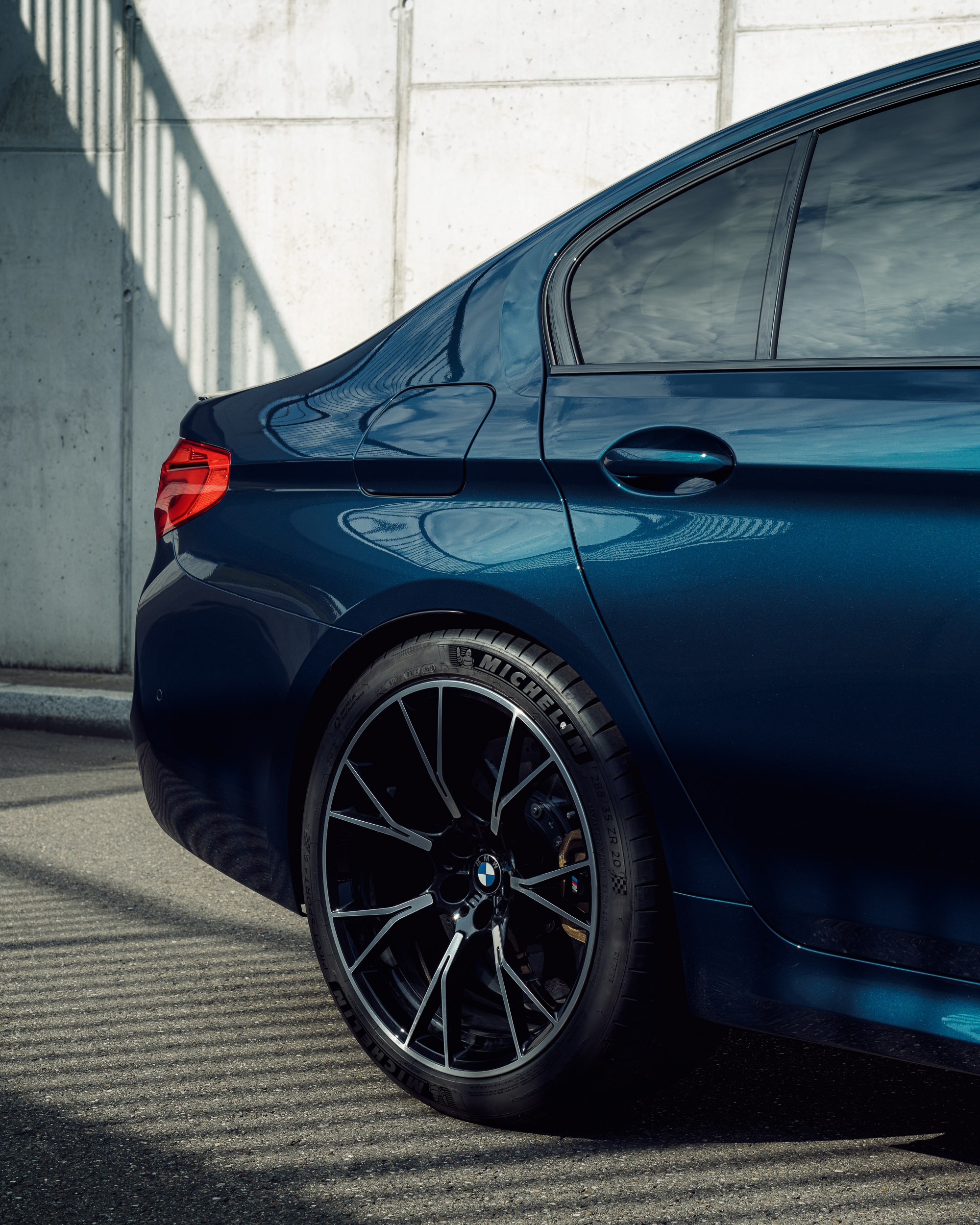 BMW M5 Competition Aegaeischblau